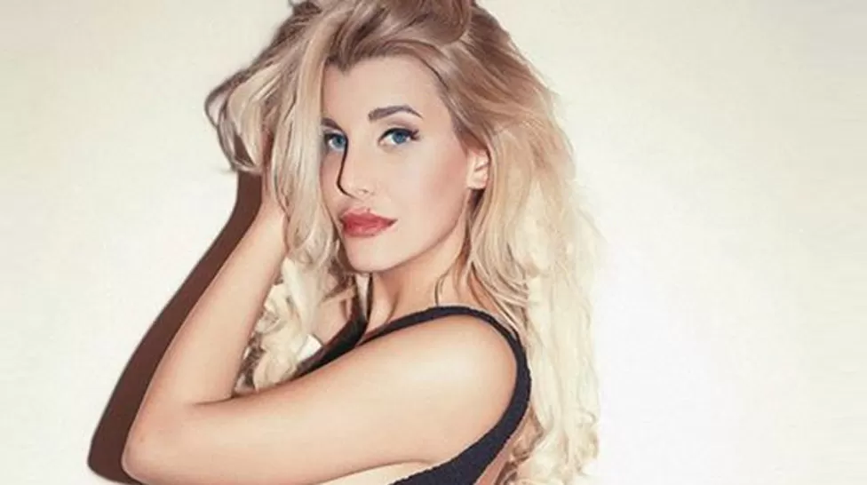 SENSUAL Y LIBRE. Charlotte Caniggia. FOTO TOMADA DE INFOBAE.