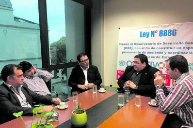 Radicales tuvieron una  “reunión paralela” para enviar un mensaje político