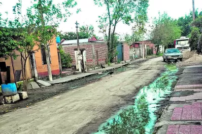 En La Trinidad reclaman obras de cordón cuneta