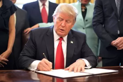 Trump firmó la nueva versión del decreto para los inmigrantes: Irak queda fuera del veto