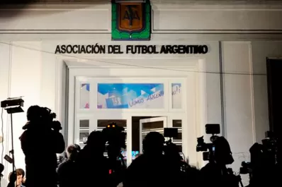 Técnicos de todas las categorías del fútbol reclamarán por la falta de pago