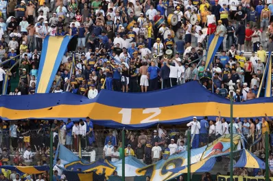 Si el fútbol vuelve el fin de semana, habrá dos partidos con presencia de hinchas visitantes