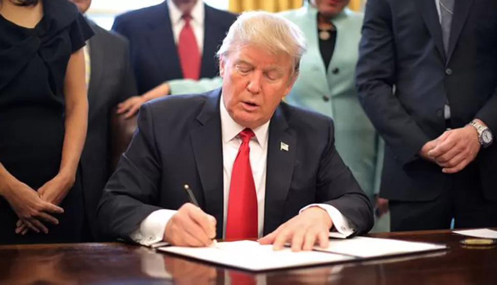 ESTADOS UNIDOS. Trump firmó el nuevo decreto de los inmigrantes.FOTO TOMADA DE INFOBAE.