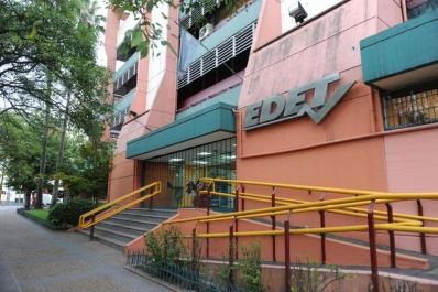 Ponen en venta el 51% de las acciones de EDET