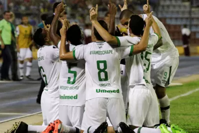 La emocionante victoria de Chapecoense, que busca revivir luego de la tragedia