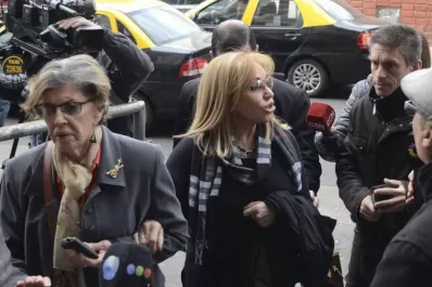 Harán pruebas de ADN al cadáver de Carlitos Menem