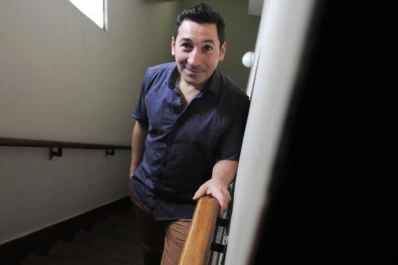 Sueña con el canto y la  pinta de Carlos Gardel