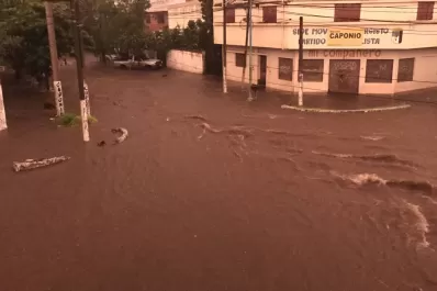 Mirá los videos más impactantes de la tormenta en Tucumán