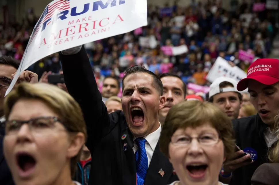 ADVERTENCIA. No hay que subestimar a las multitudes que aún piensan que Trump es el presidente más honesto. foto de Damon Winter para the New York Times