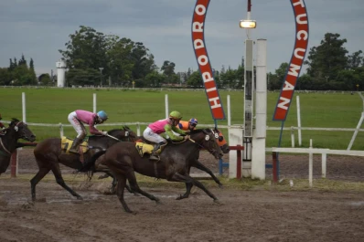 Sir Melody venció por media cabeza a Boston Park en el cotejo central