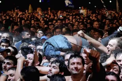 Tucumanos en Olavarría: lo que pasó el sábado no difiere mucho de Cromañón