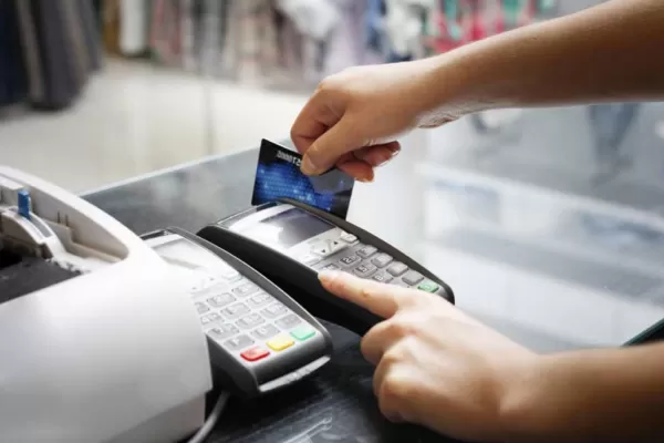 Las ventas con tarjeta cayeron un 30%