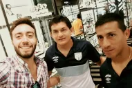 Tarde libre para los jugadores de Atlético: shopping y selfies de los hinchas