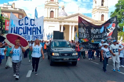 Movimientos sociales se manifestaron para reclaman la emergencia social