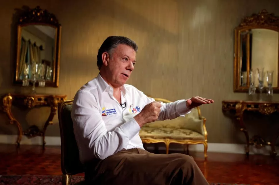 MANOS LIMPIAS. Santos se mostró apesadumbrado por el anuncio que hizo un ex colaborador electoral. reuters 