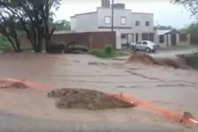 Video: así corría el agua por Villa Carmela cuando se produjo la tragedia