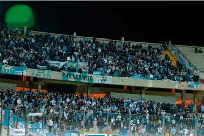 Mirá el recibimiento de los hinchas de Atlético en Montevideo