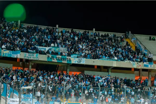 Mirá el recibimiento de los hinchas de Atlético en Montevideo