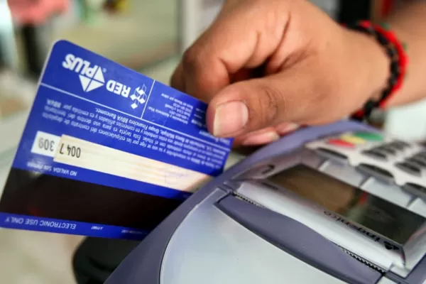 Seis claves para entender cómo impactará el acuerdo para bajar las comisiones de las tarjetas