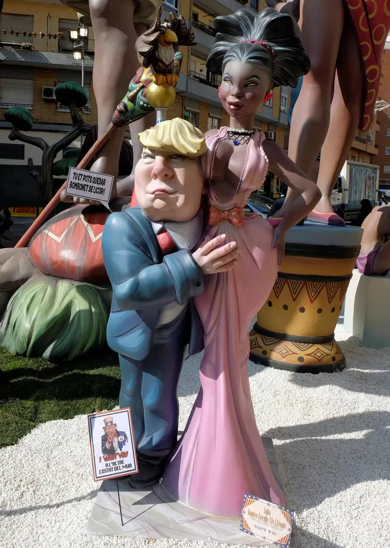 FALLA DE VALENCIA. Presentaron un muñeco con la imagen de Trump. reuters 