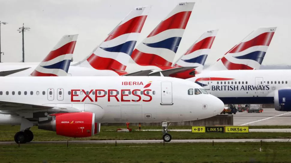 AEROLÍNEAS. Aviones de Iberia y de British, dos empresas que integran el mismo grupo que Level. FOTO TOMADA DE LOS ANDES