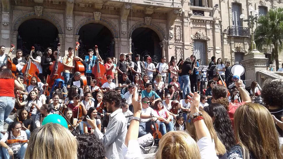 Sacaron los coros y las orquestas a las calles para protestar contra los recortes