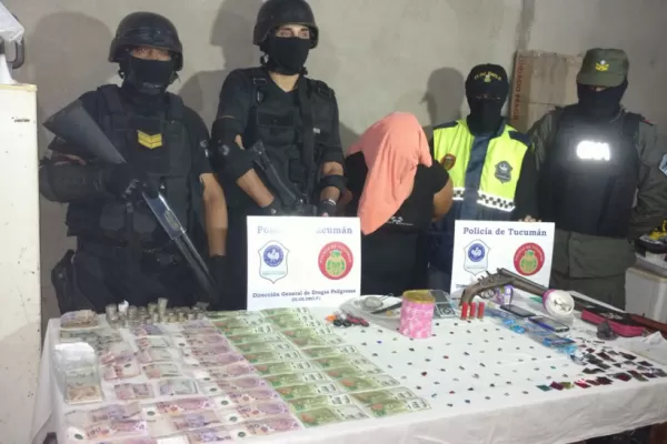 Operativo antidrogas: secuestran 100 ravioles de cocaína y $ 23.000 en el barrio San Miguel