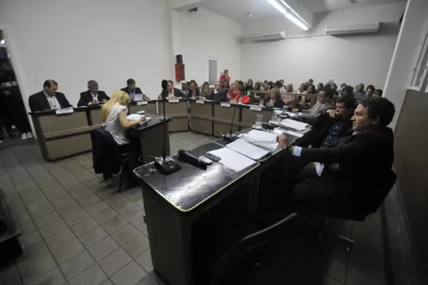 Un funcionario dejó plantados a los concejales y a las maestras