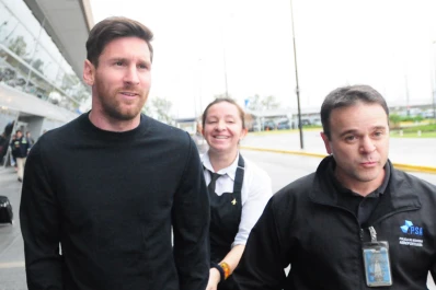 Messi llegó al país y mantuvo el pacto de silencio