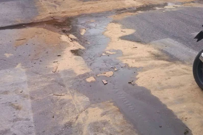 Un derrame de aceite generó un caos de tránsito en la zona de El Abasto