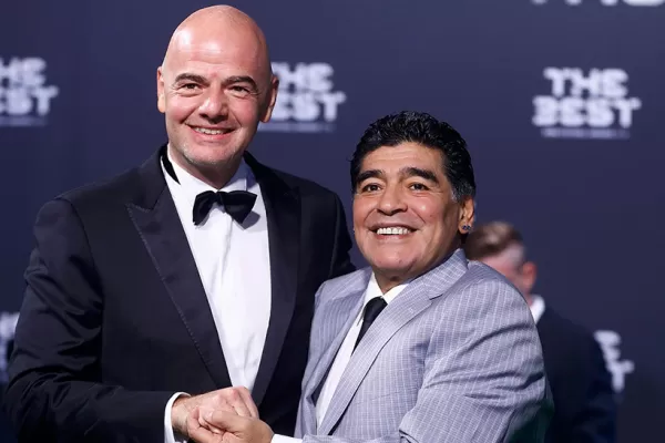 Maradona amenazó con renunciar como embajador de la FIFA por el cargo que le dieron a Tinelli