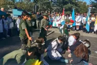 Alumnos simularon un fusilamiento por el Día de la Memoria