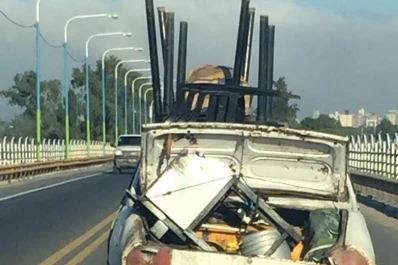 Un peligro no sólo para el que conduce, sino para los que transitan por el mismo camino