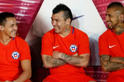 Bajo la lupa: los futbolistas chilenos siguen generando polémica