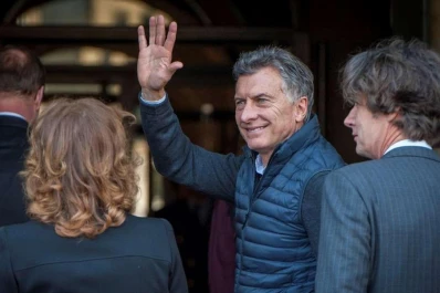 Antes de la agenda oficial, Macri paseó en bicicleta por Holanda