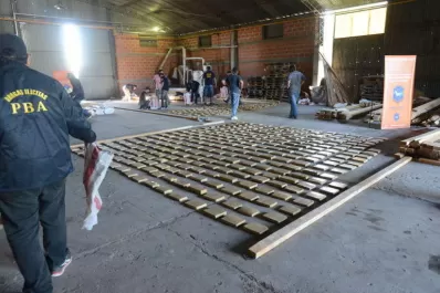 Desbarataron una banda que traficaba droga con avionetas y secuestraron media tonelada de marihuana