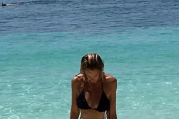 Marcela Baños luce su lomazo en Tailandia