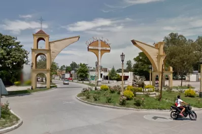 Amenazó a su pareja con un cuchillo, la golpeó y le destruyó la casa