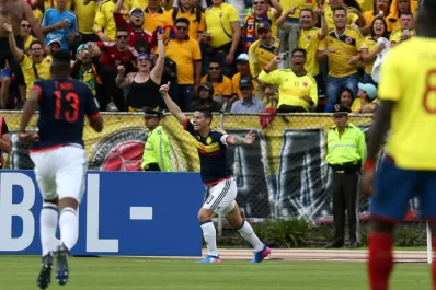 Colombia venció a Ecuador y se acomodó como único escolta