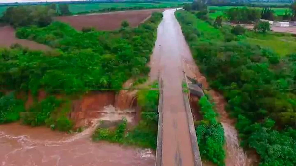 Video: el desborde del río Marapa registrado desde un dron