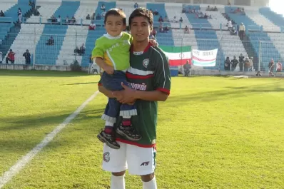 Video: el Messi taficeño, un alumno ejemplar que también lleva el fútbol en la sangre