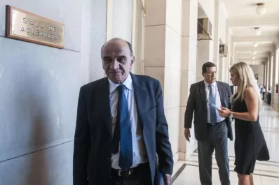 Jiménez hizo al menos 22 designaciones directas con la ley que la Corte inaplicó