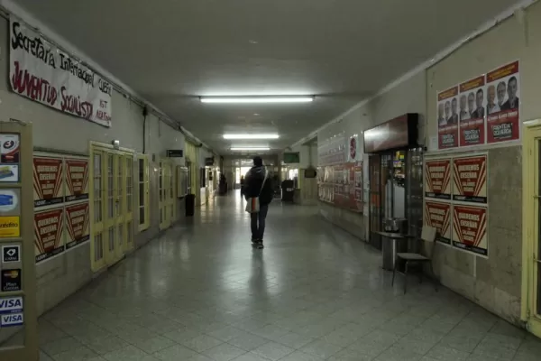 Los estudiantes piden que por el paro se reprogramen las mesas de exámenes
