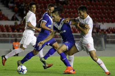 Vélez le empató a Independiente en Avellaneda