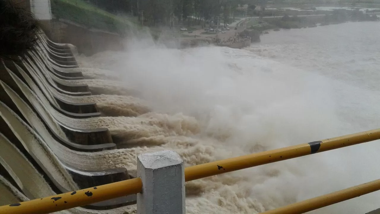 Fotos: desbordó el río Dulce en Las Termas tras la apertura de compuertas