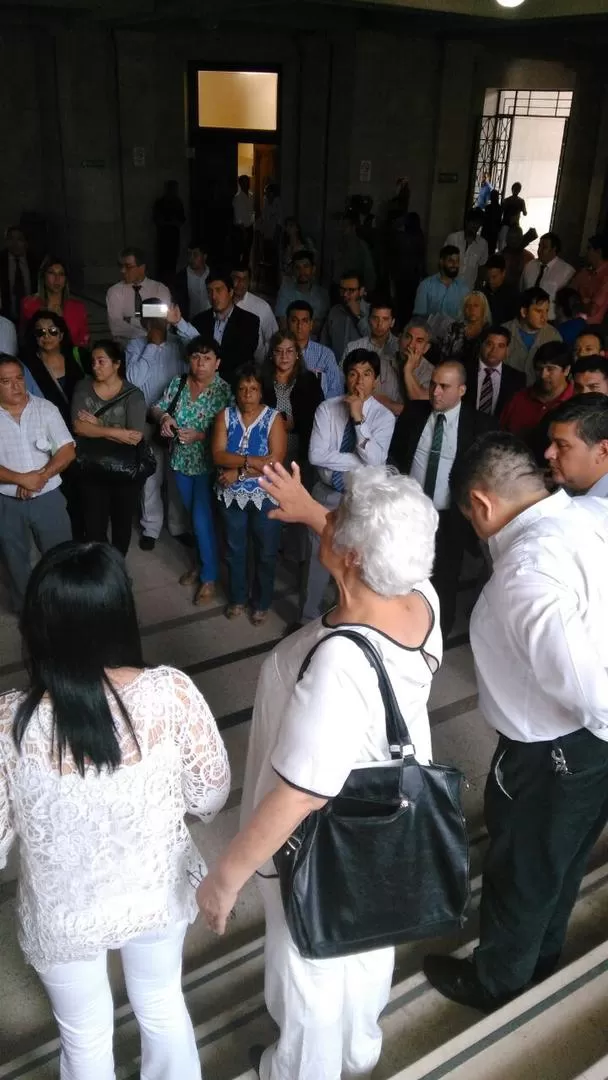 EN ASAMBLEA. La dirigente Agüero se dirige a los judiciales el 23 de marzo.  