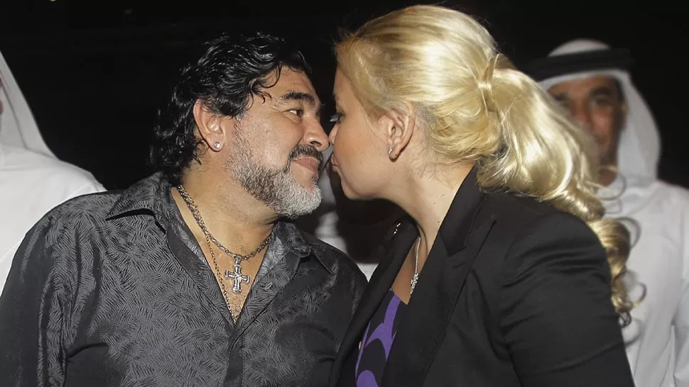 Diego Maradona y Verónica Ojeda, en sus buenos tiempos. FOTO TOMADA DE CLARIN.COM