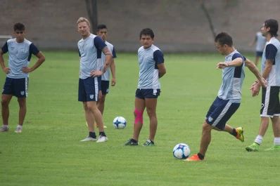En Rosario, Pulguita Rodríguez volverá al 11 titular de Atlético
