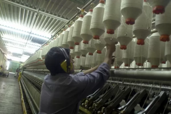 Firman un acuerdo en el sector textil para incentivar el consumo