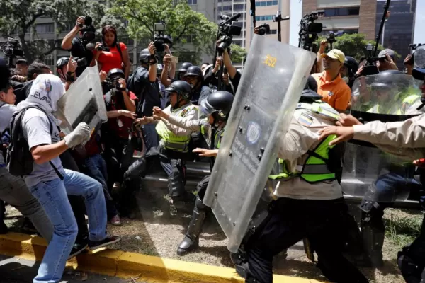 Tirotean a los opositores venezolanos